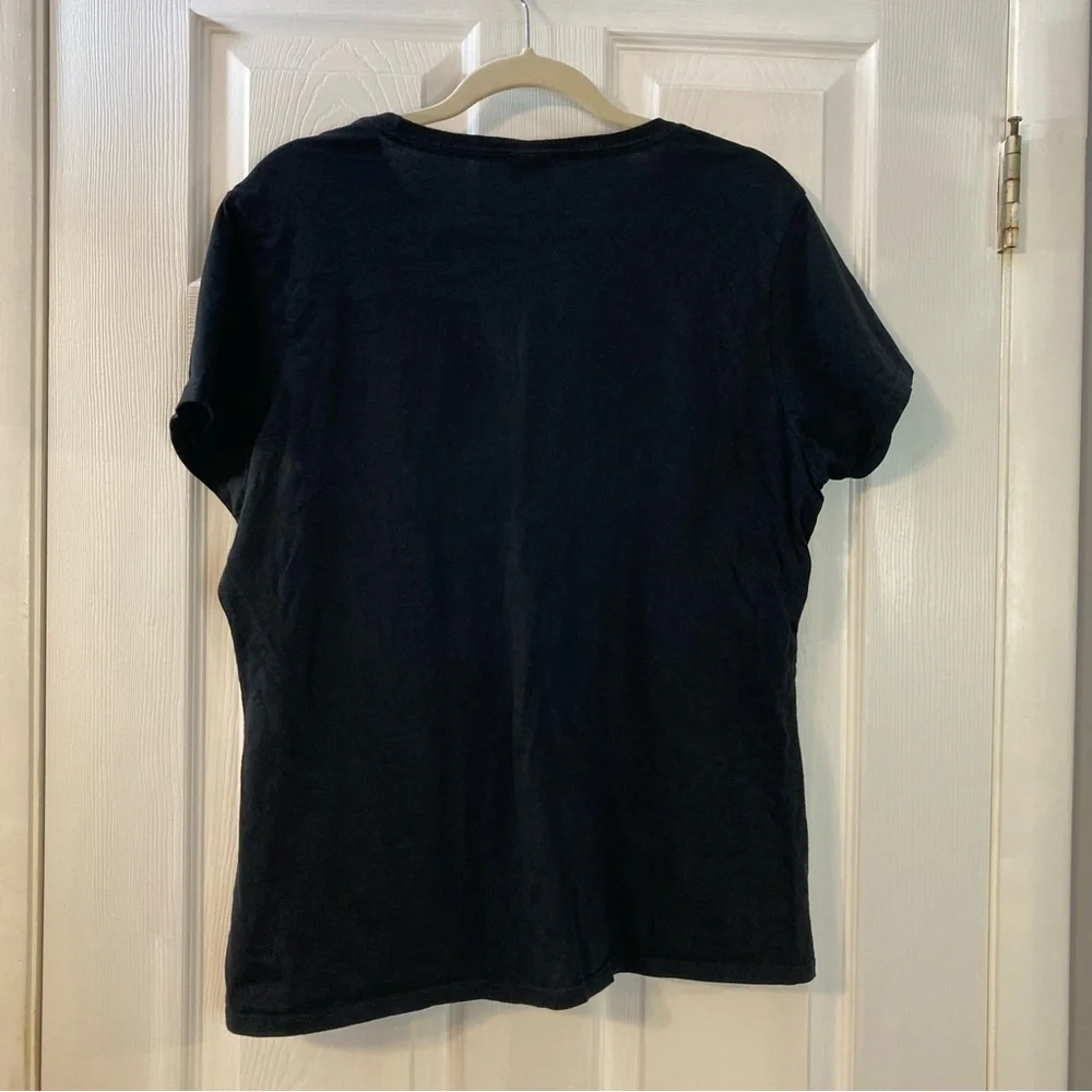 Black Graphic Tee with Mountain Design Women Size XL - Picture 2 of 5